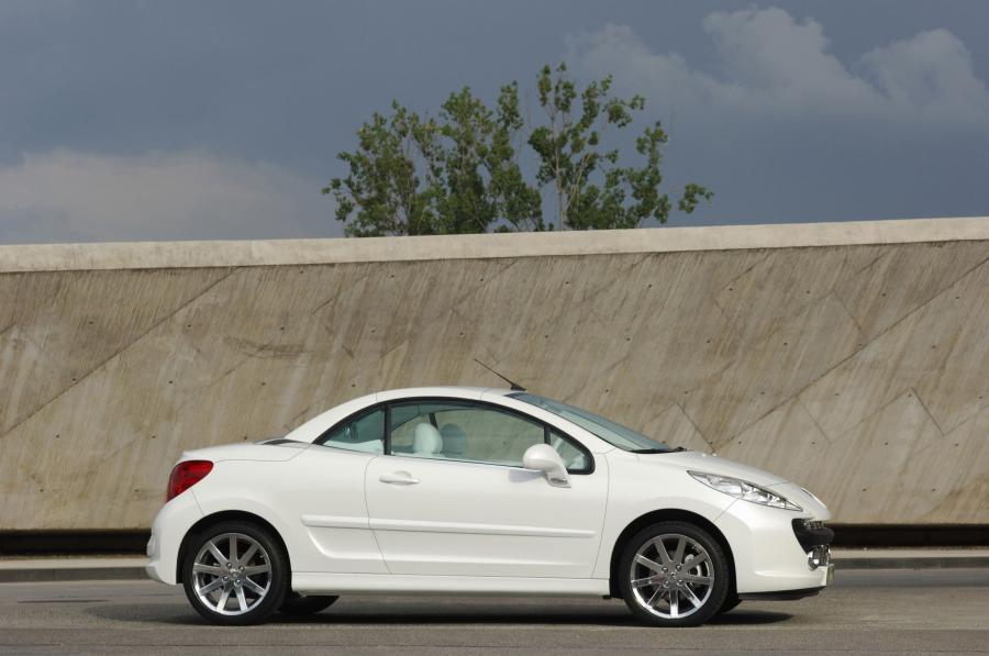  Peugeot 207 Epure 2006 года  (фото 16 из 23)